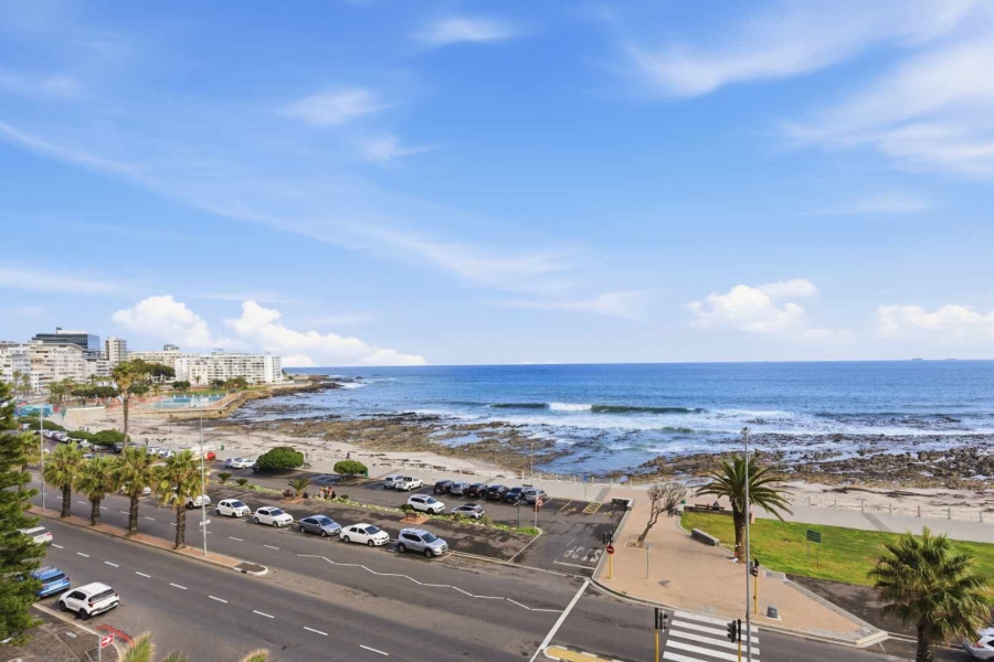 2 Bedroom Property for Sale in Sea Point Western Cape